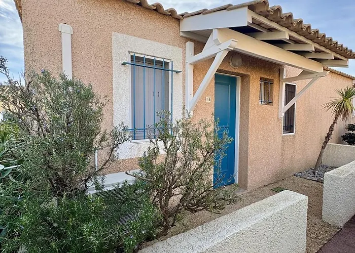 Holiday home Pavillon Avec Piscine A Deux Pas De La *